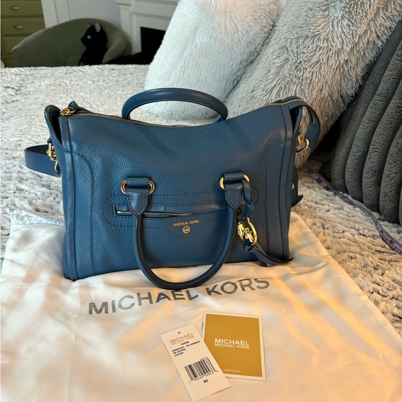 Michael Kors large blue chambray Carine bag - Picture 2 of 12